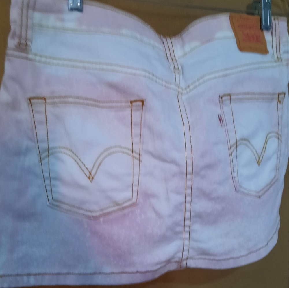 Junior's Levi's Custom Bleached Pink Jean Skirt sz 9 - Picture 7 of 11